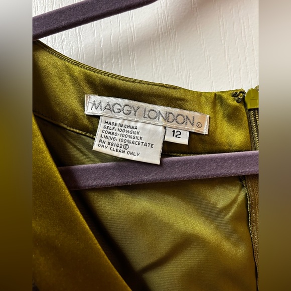 Maggy London Size 12 Silk Dress - Picture 4 of 5